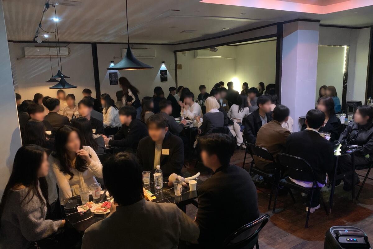 썸잇 부경대점 파티 내부 분위기